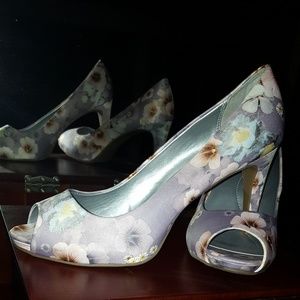 Women's Bandolino Heels 10-1/2